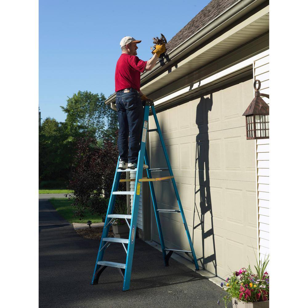 WERNER FS108 8 ft. Fiberglass Step Ladder with 250 lb. Load Capacity Type I Duty Rating