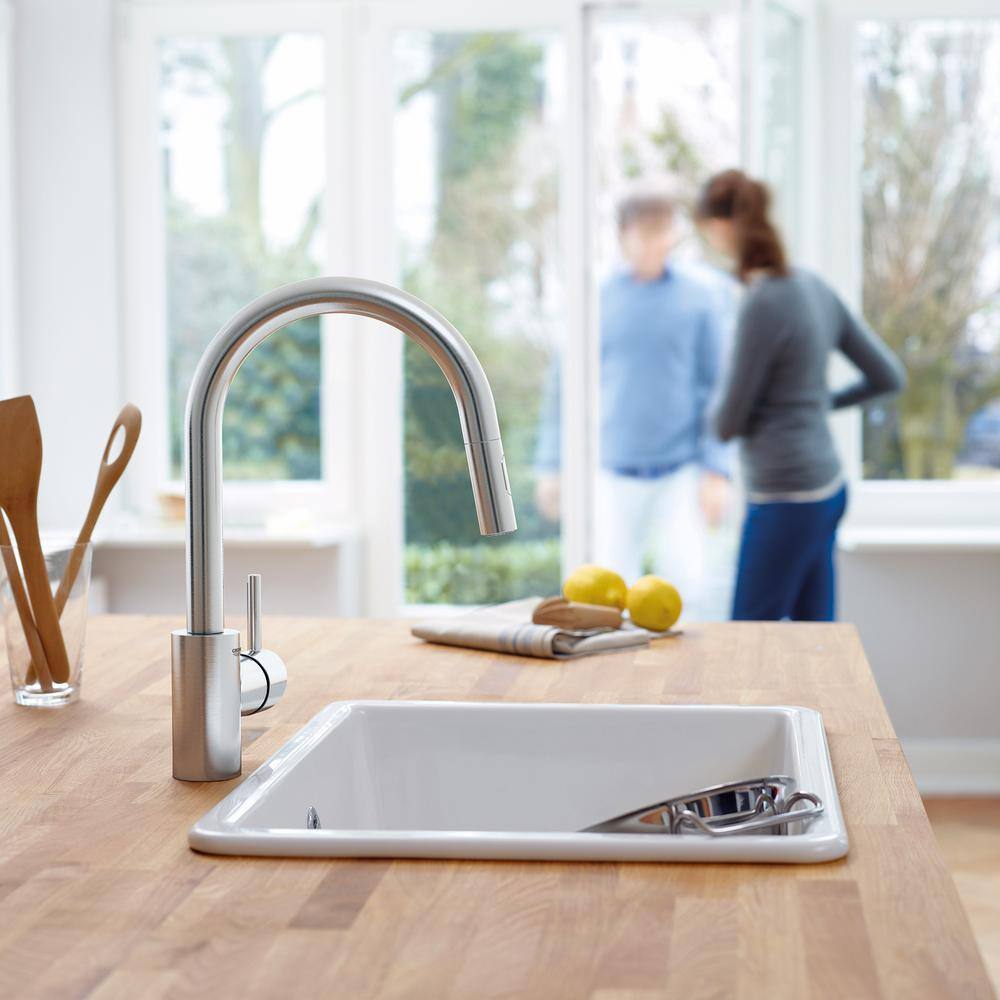 GROHE  Concetto Single-Handle Pull-Out Sprayer Kitchen Faucet 1.75 GPM in Super Steel Infinity
