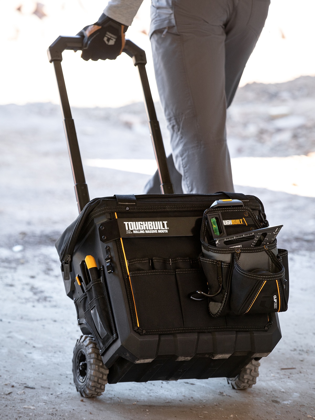 TOUGHBUILT Massive Mouth Hard Bottom XL Black Polyester 18-in Zippered Rolling Tool Bag