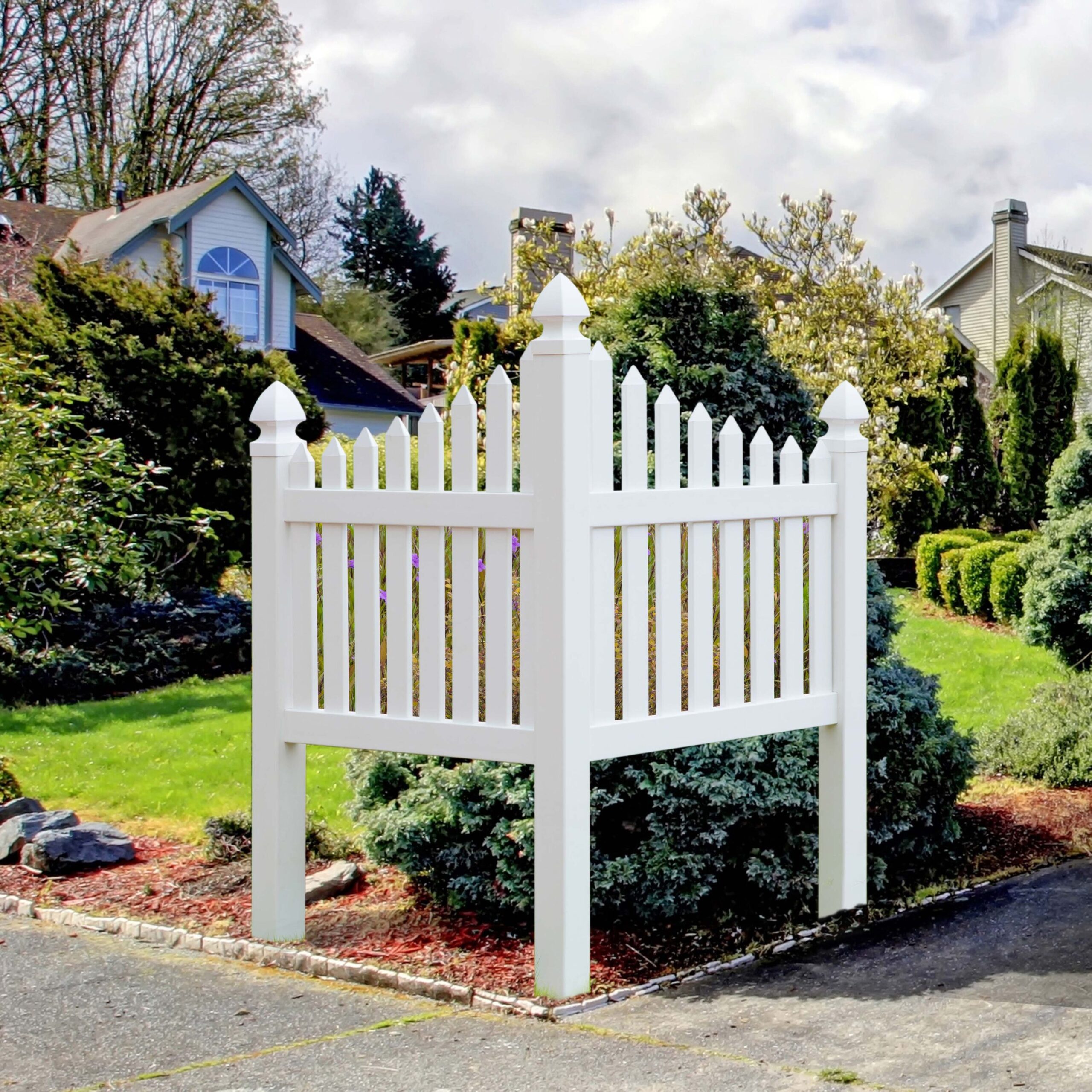 Gardenised 6.5-ft H x 3.5-ft W White Vinyl Shadowbox Fence Gate