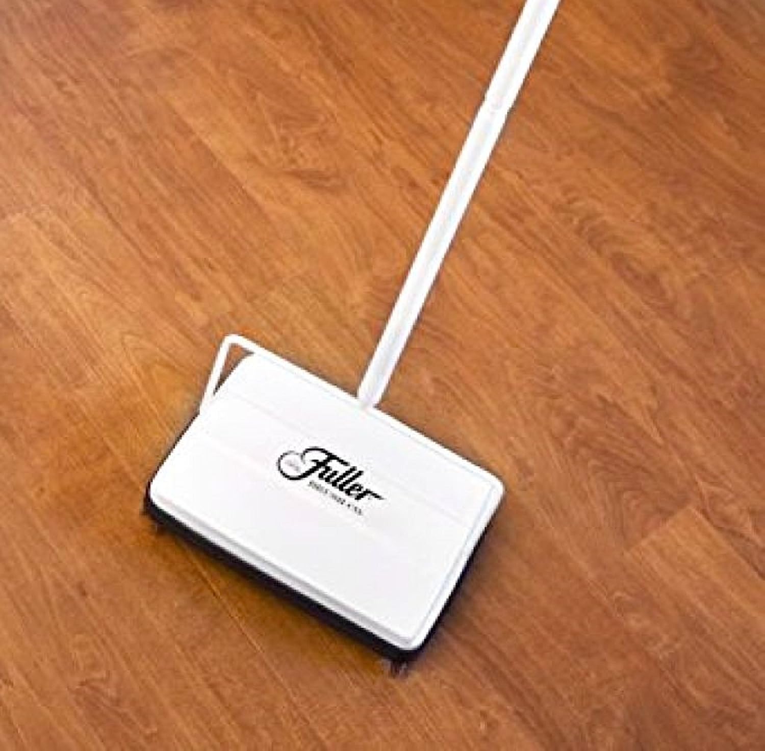 Fuller Brush 17028 Electrostatic Carpet & Floor Sweeper - 9″ Cleaning Path - Lightweight - Ideal for Crumby Messes - Works On Carpets & Hard Floor Surfaces - Bright White