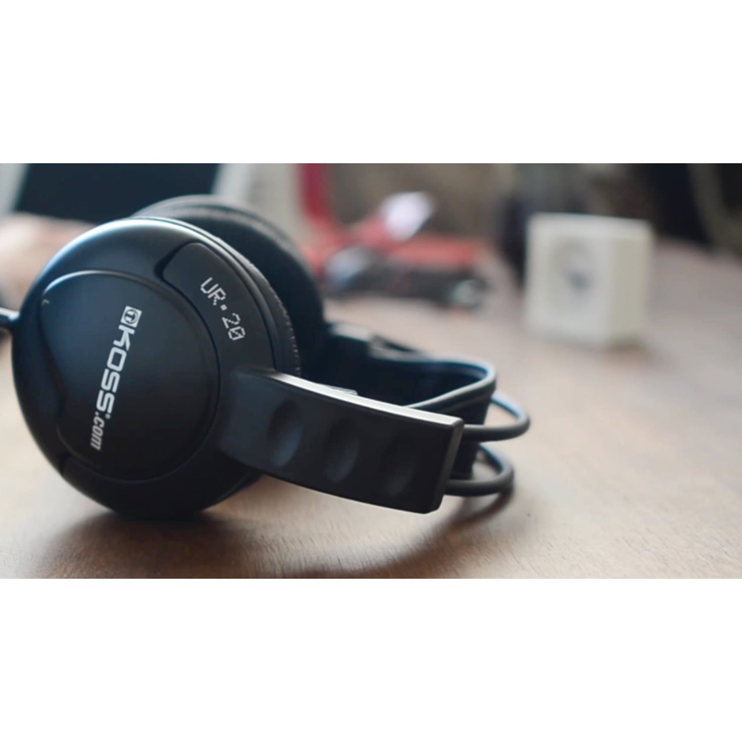 Koss Noise Isolating Over-Ear Headphones. Black. Ur20