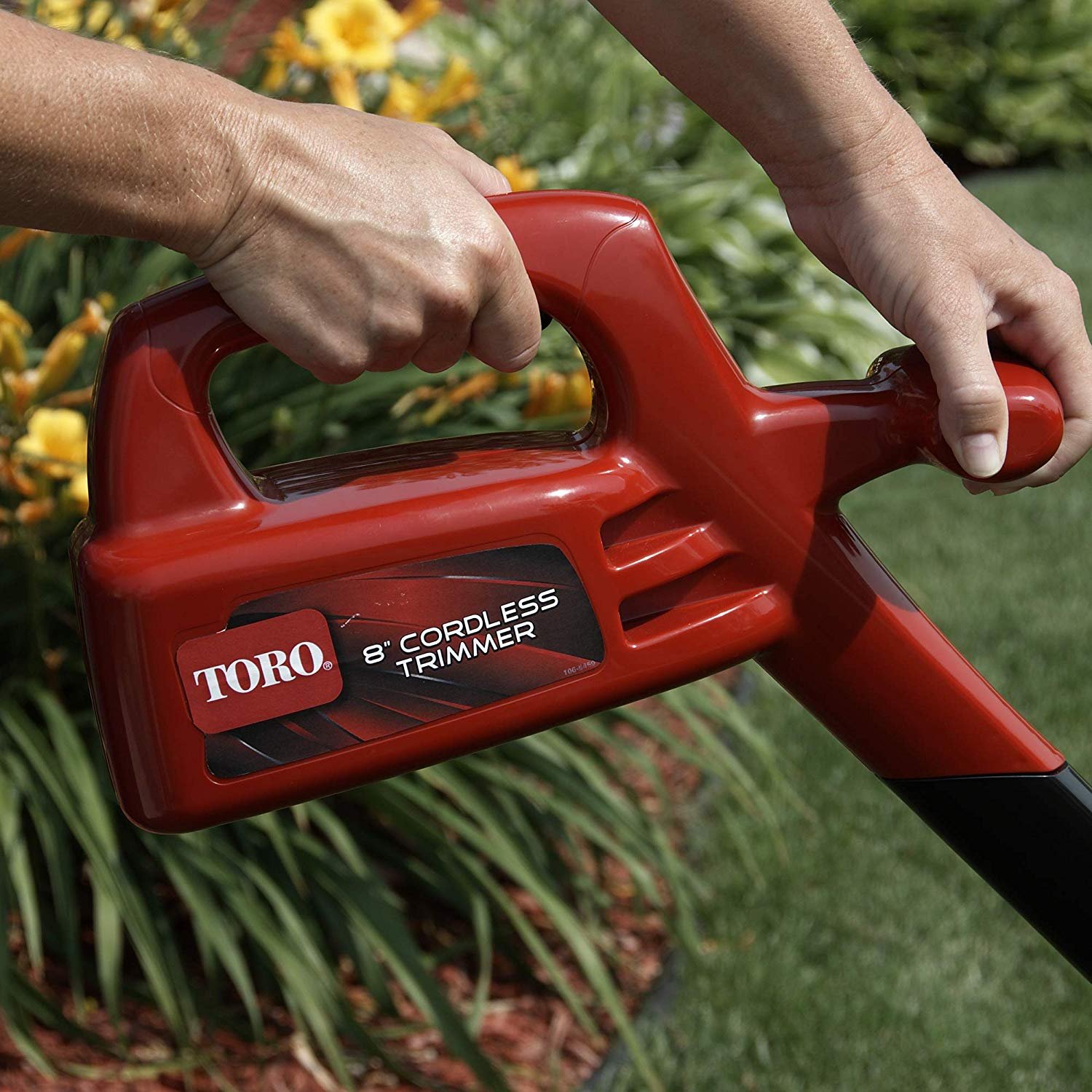 Toro 51467 12V 8″ Cordless Trimmer