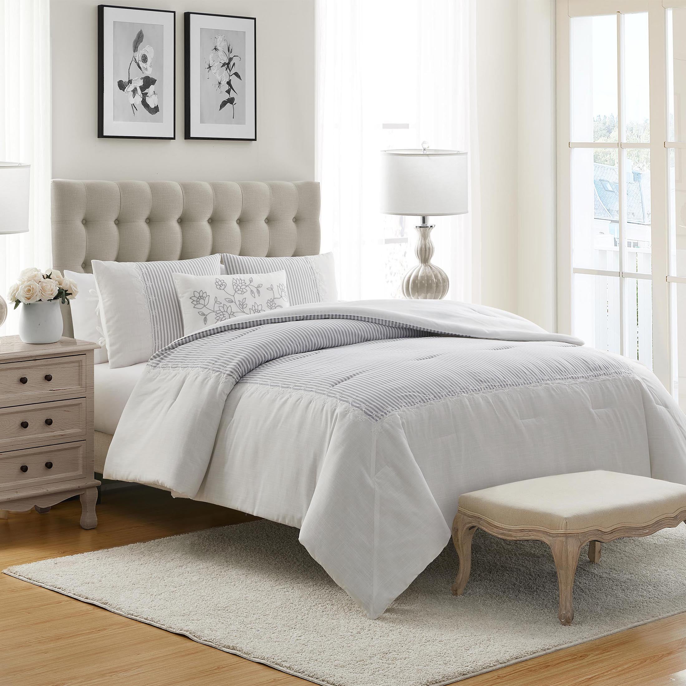 My Texas House Martha Silver Stripes 4-Piece Comforter Set. Full/Queen