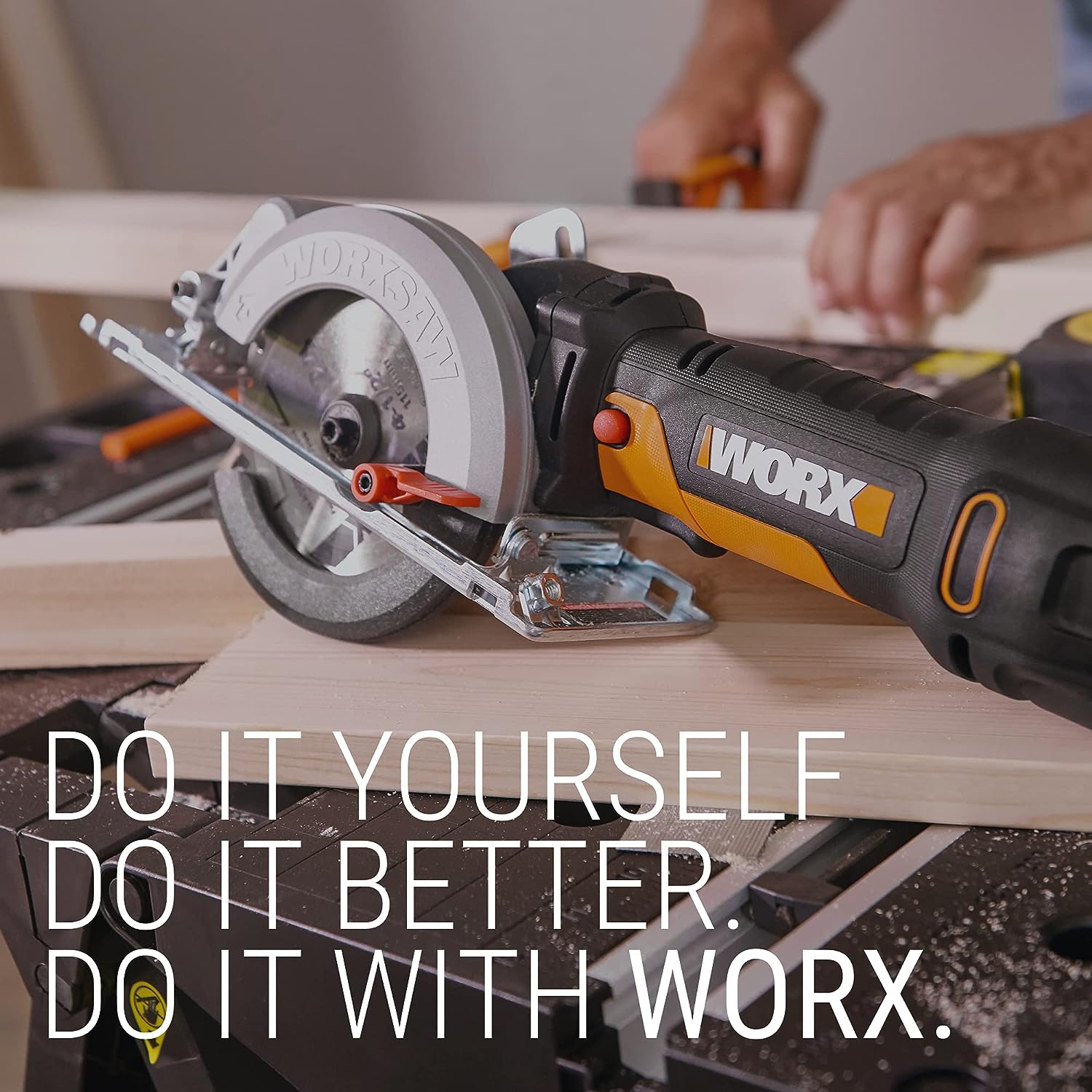 Worx WX439L 4.5 Amp WORXSAW 4.5″ Electric Compact Circular Saw