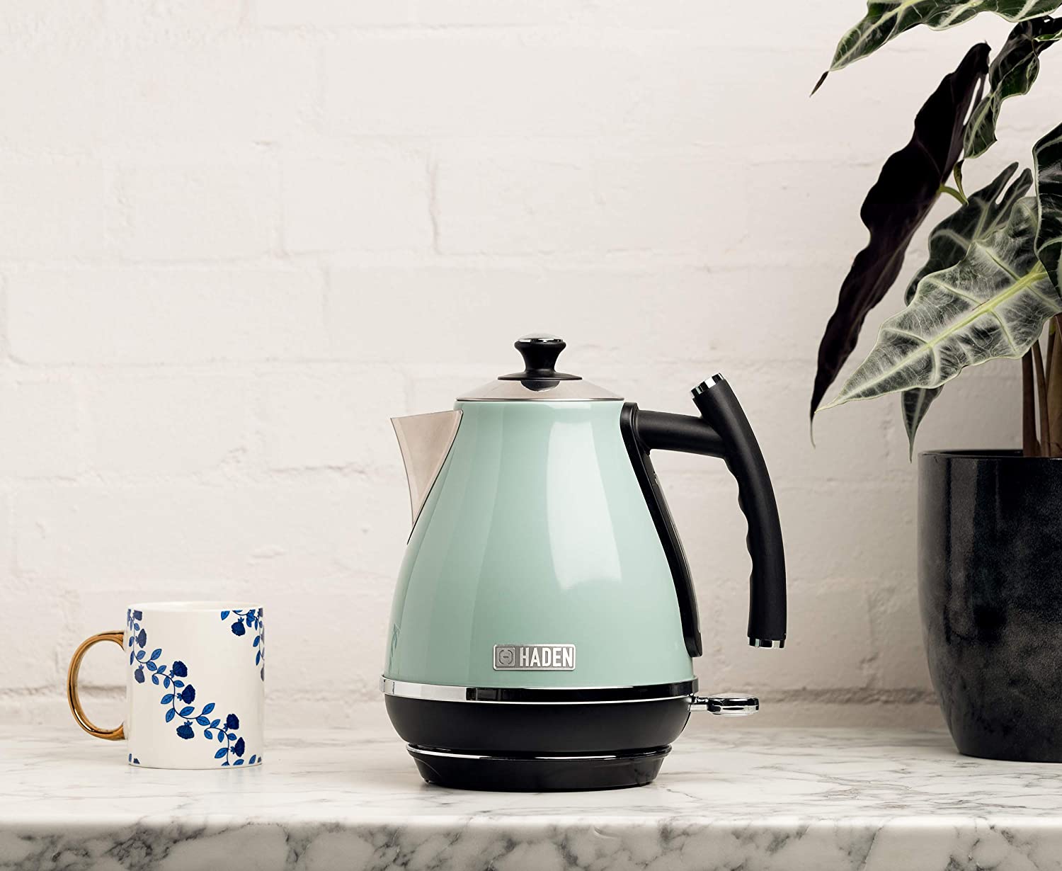 Haden  Cotswold 1.7 Liter (7 Cup) Stainless Steel Electric Kettle with Auto Shut-Off and Boil-Dry Protection - 75008