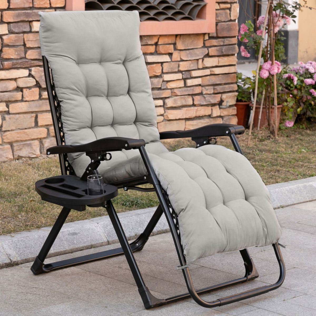Outsunny Padded Zero Gravity Chair Folding Recliner Chair Patio Lounger with Cup Holder Adjustable Backrest Removable Cushion for Outdoor Patio Deck and Poolside Grey