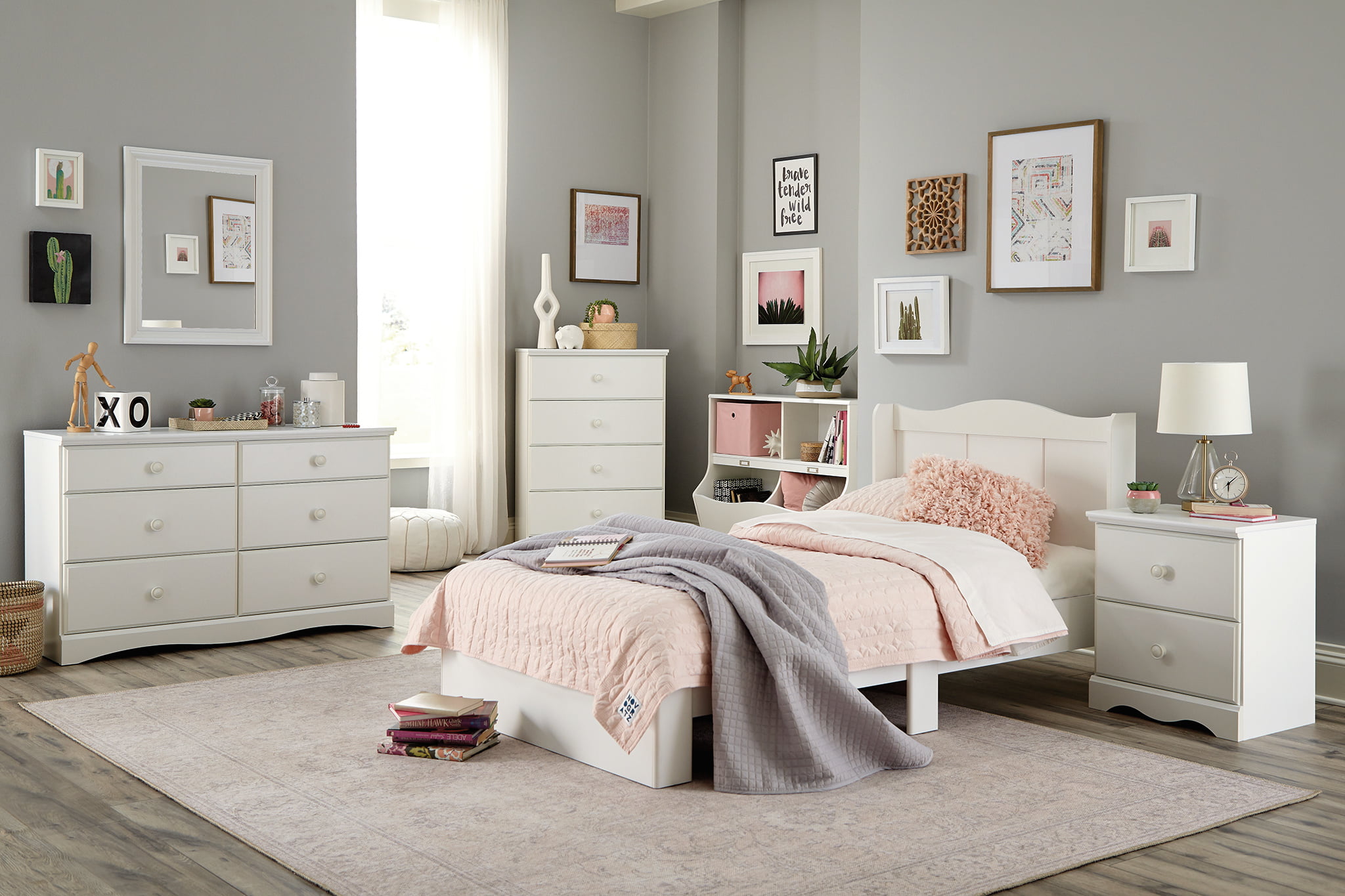 Sauder Storybook 6-Drawer Dresser. Soft White Finish