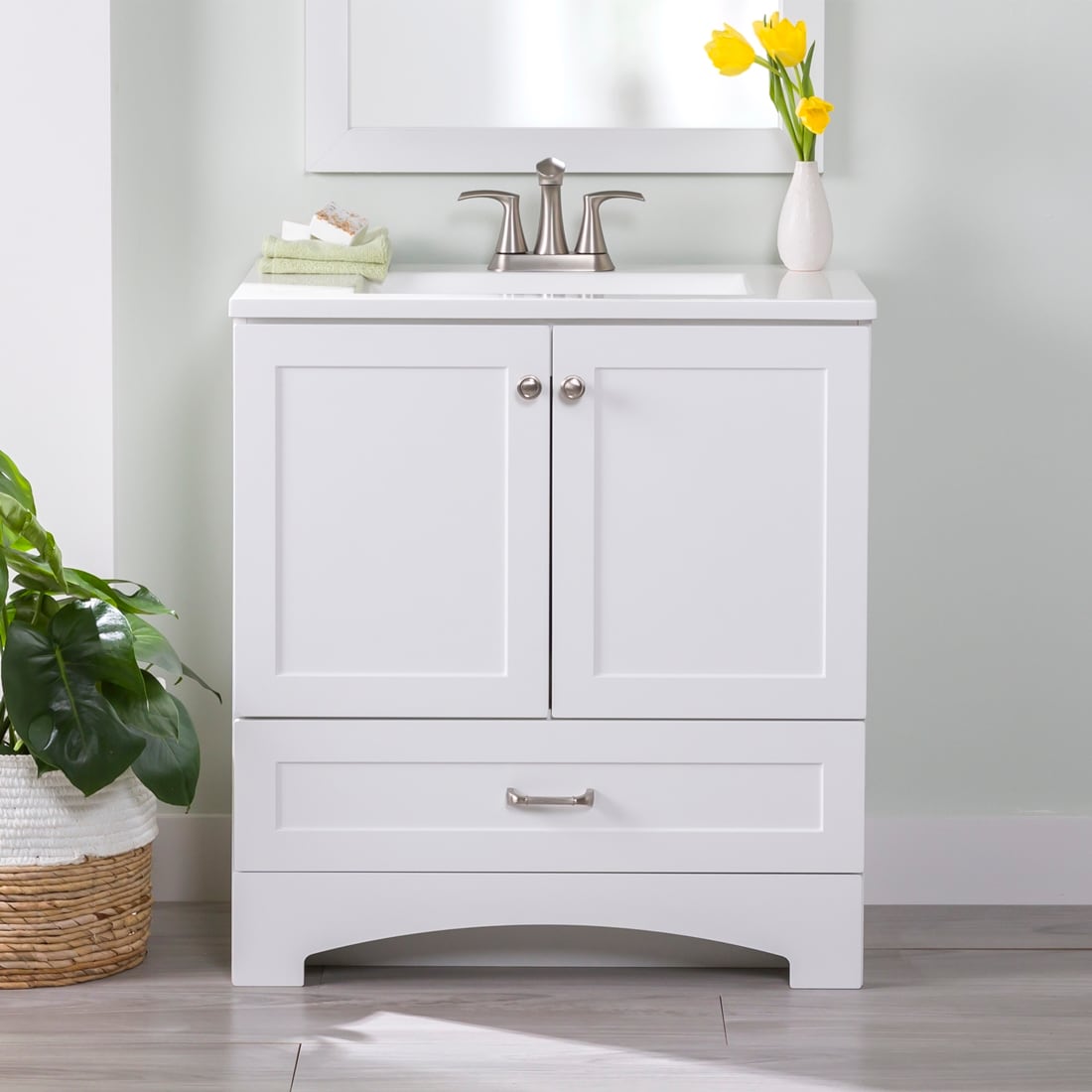 Diamond NOW Cassidy 30-in White Single Sink Bathroom Vanity with White Cultured Marble Top