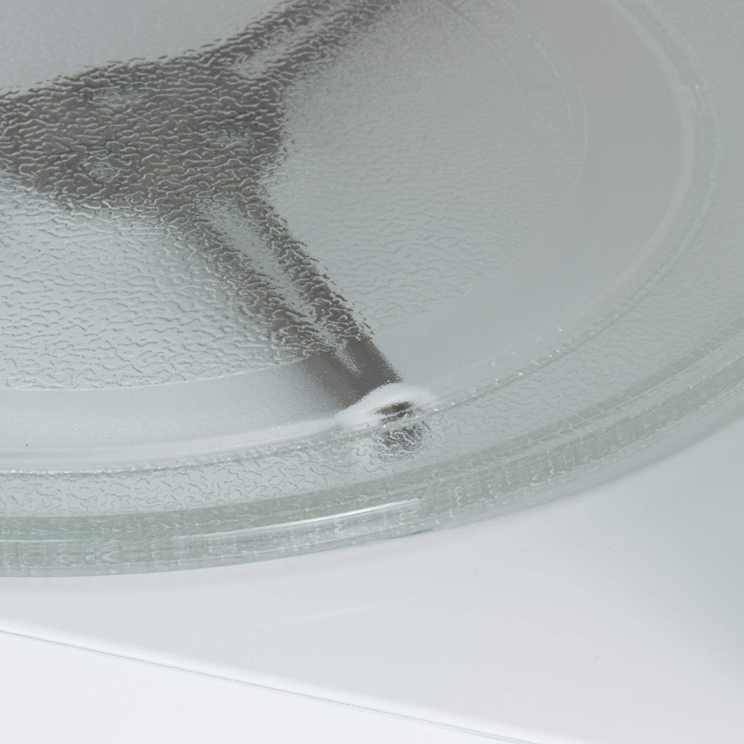 Commercial Chef 1.1 cu. Ft. Countertop Microwave Oven. Black