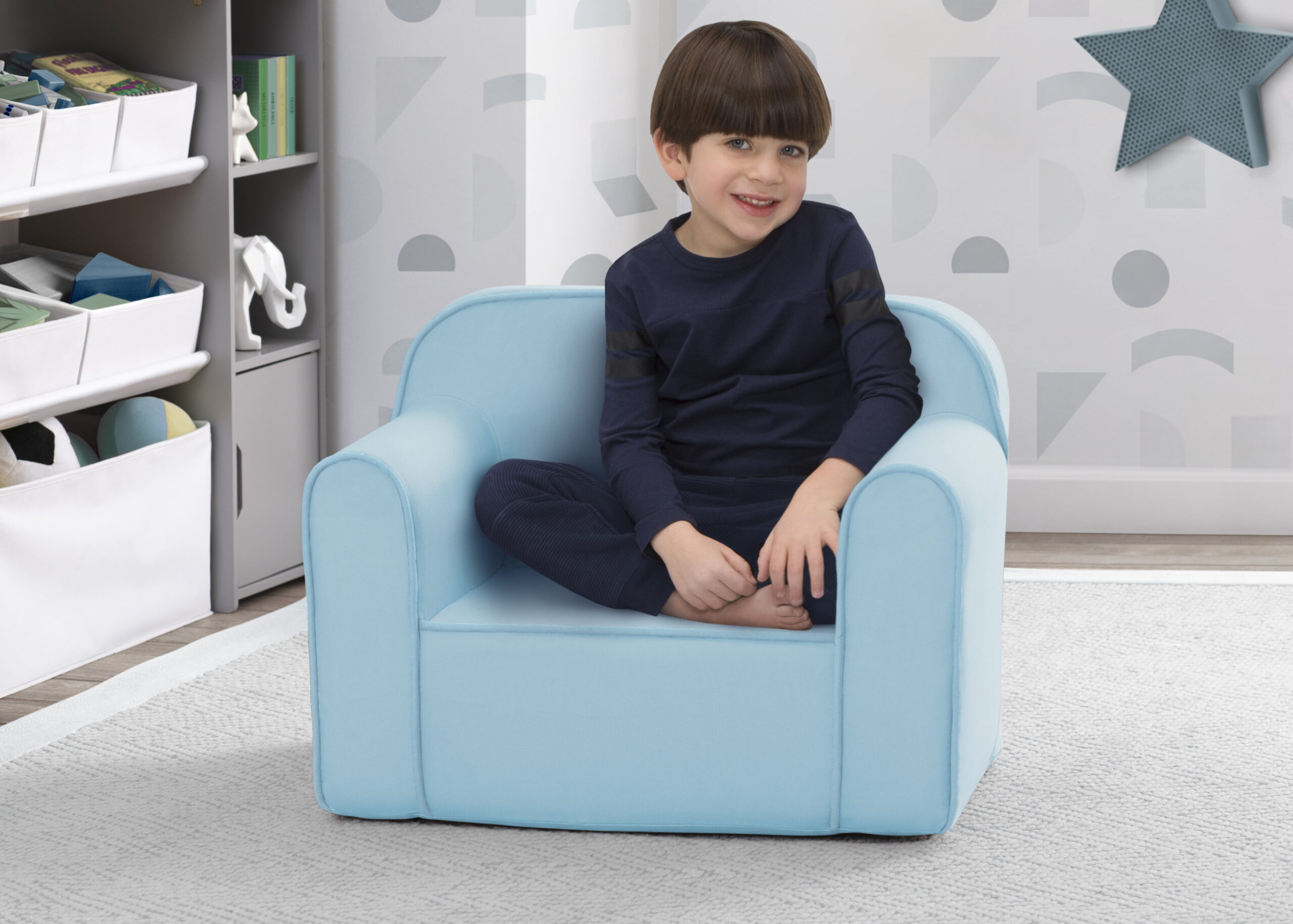 Delta Children Cozee Chair for Kids for Ages 18 Months and Up. Light Blue