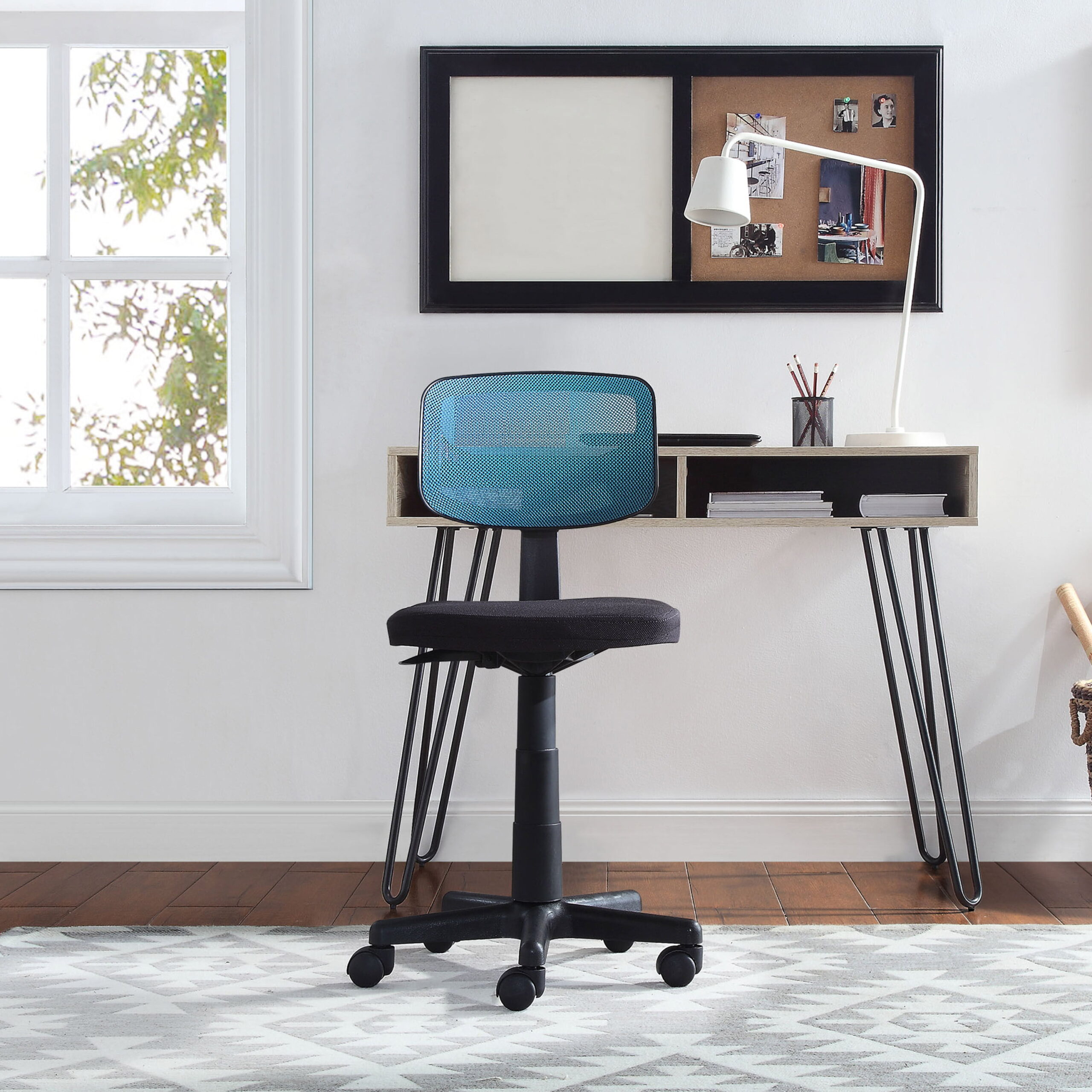 Mainstays Mesh Task Chair with Plush Padded Seat. Teal