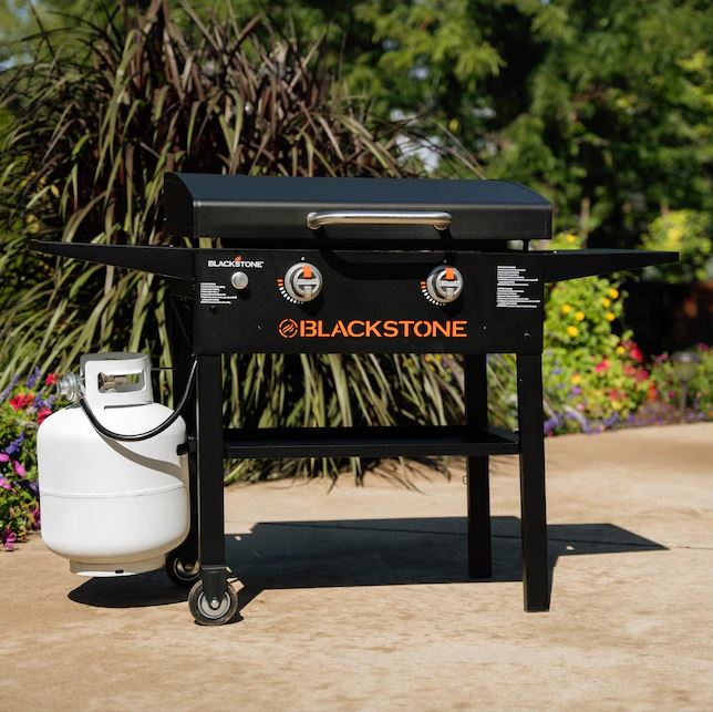 Blackstone 2147 28-in Original Griddle with Hood 2-Burner Liquid Propane Flat Top Grill