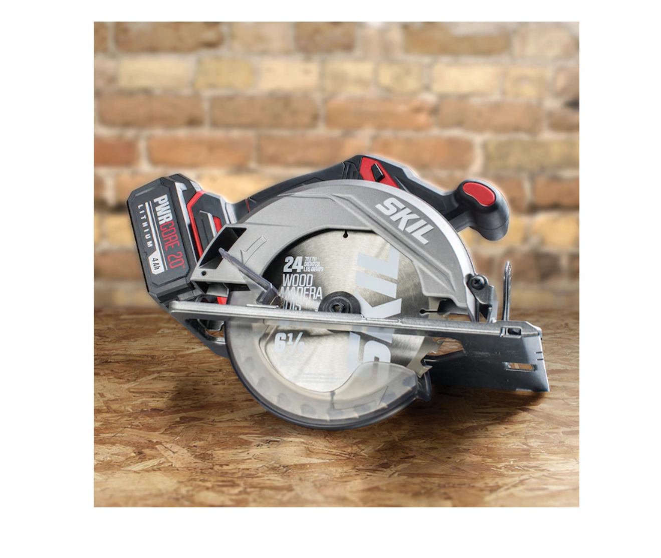 SKIL CR541802 PWR Core 12 Brushless 12V Compact 5-1/2 Inch Circular Saw. Includes 4.0Ah Lithium Battery and PWRJump Charger