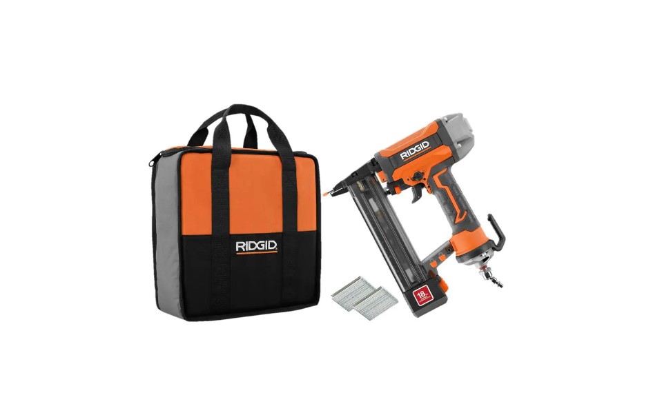 RIDGID R150FSF Pneumatic 18-Gauge 1-1/2 in. Finish Stapler. Contractor-s Bag and (200) Staples