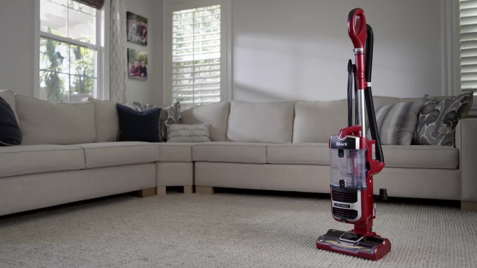 Shark Navigator® Lift-Away Pet Self-Cleaning Brushroll Upright Vacuum. ZU560