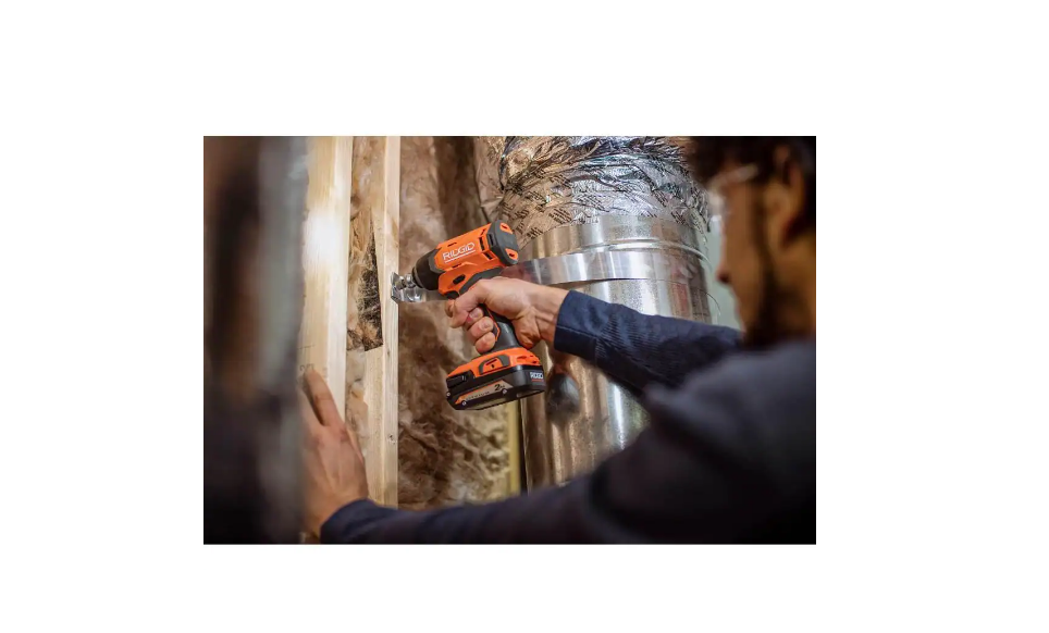 RIDGID R9257SB2 18V Cordless 5-Tool Combo Kit with (1) 2.0 Ah Battery. (1) 4.0 Ah Battery. Charger. and Bag