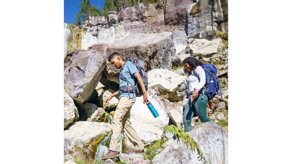 Hydro Flask 32oz Lightweight Wide Mouth Trail Series Bottle (Celestine)