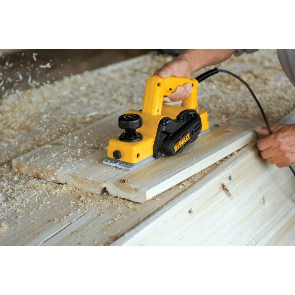 DEWALT D26676 5.5 Amp Corded 3-1/4 in. Portable Hand Planer