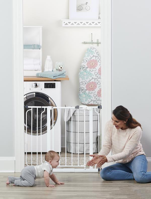 Regalo Easy Step 38.5 inch Extra Wide Walk Thru Baby Gate. White. Age Group 6 to 24 Months