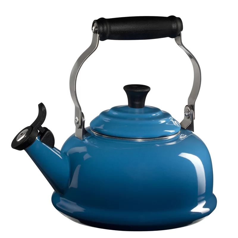Le Creuset Q3101-59 Enamel On Steel Whistling Tea Kettle. 1.7 qt.. Marseille