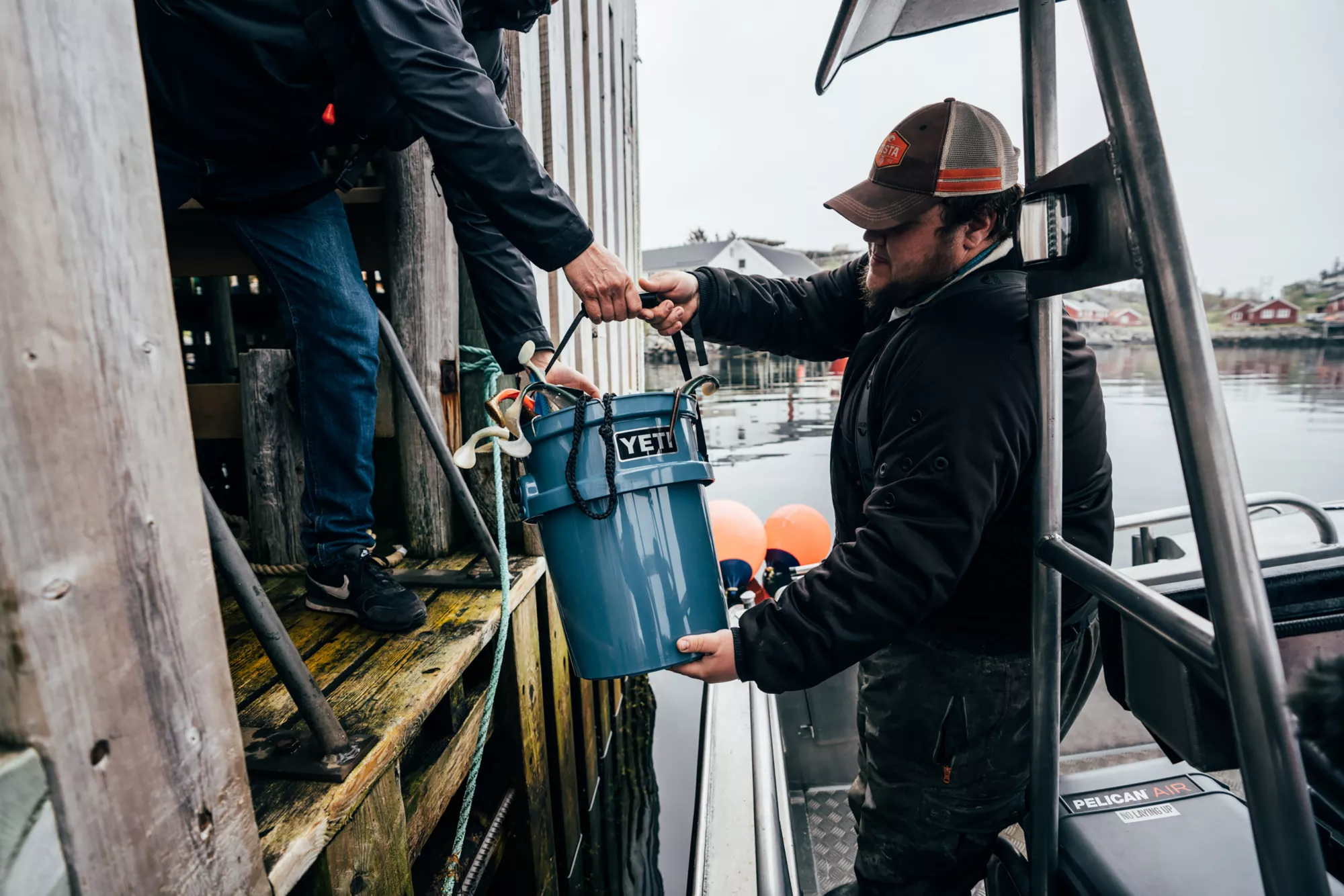 YETI LoadOut Bucket - Nordic Blue