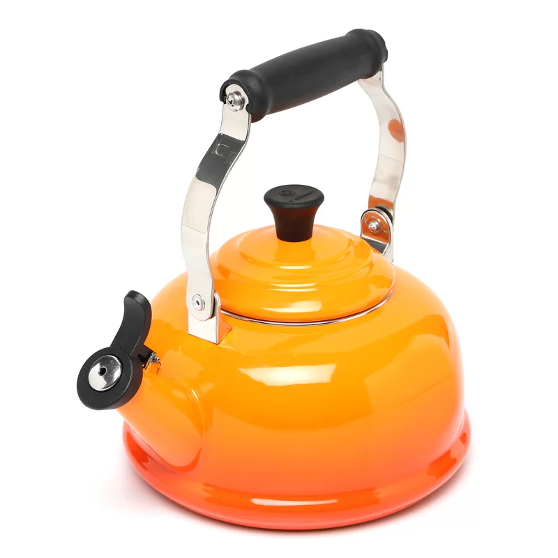 Le Creuset Q3101-2 Enamel-on-Steel Whistling 1.7 Quart Teakettle. Flame