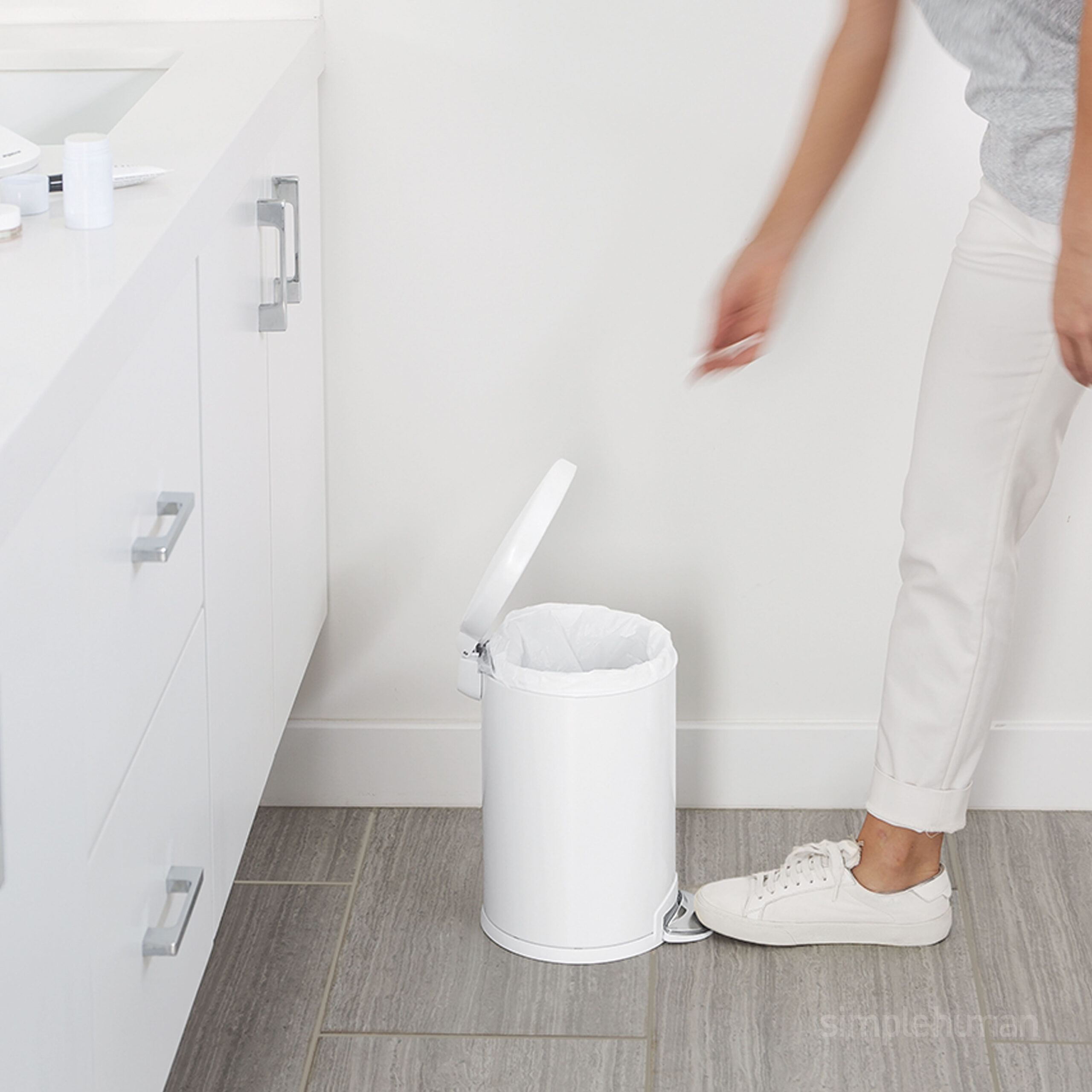 simplehuman Round Step Can 1.2 Gallon Round Bathroom Step Trash Can. White