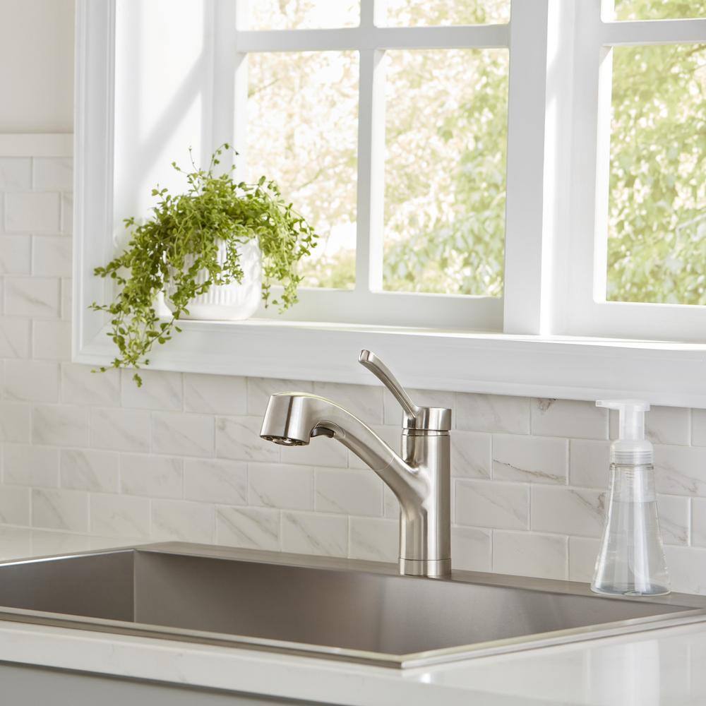 Glacier Bay  McKenna Single-Handle Pull-Out Sprayer Kitchen Faucet in Stainless Steel with TurboSpray and Fastmount