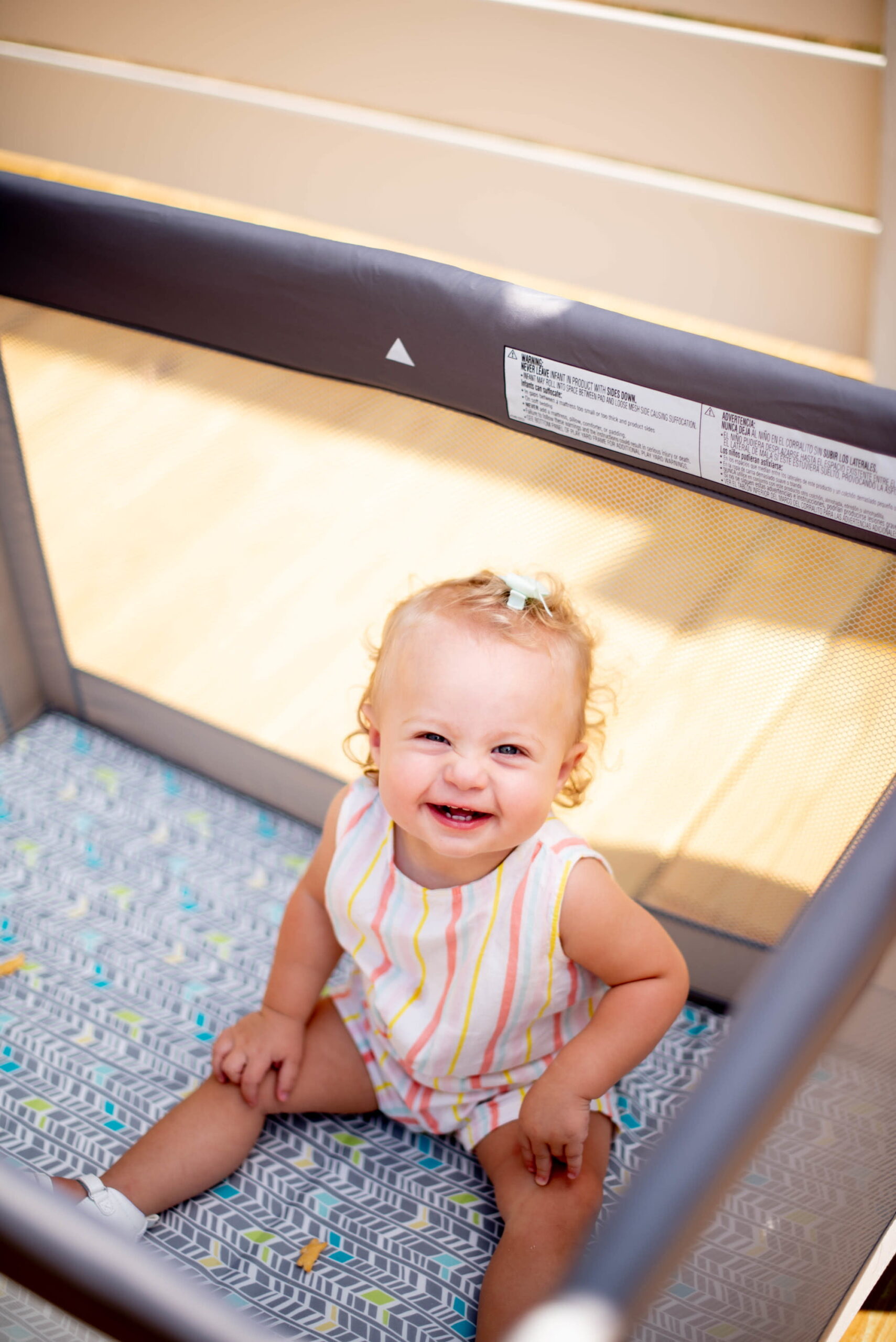 Cosco Funsport Portable Compact Baby Play Yard. Gray Arrows