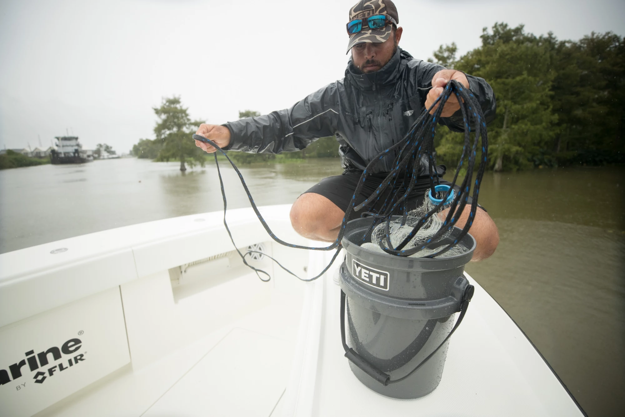 YETI LoadOut Bucket - Charcoal