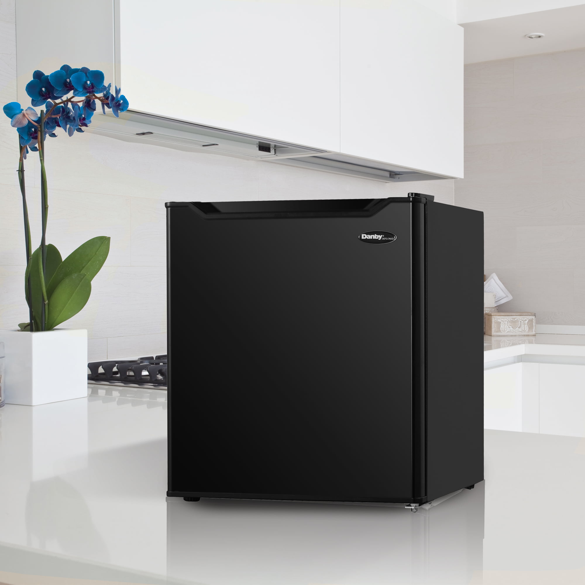 Danby Designer DAR016B1BM-6 1.6 Cu.ft. E-Star Rated Countertop Mini All Refrigerator. in Black