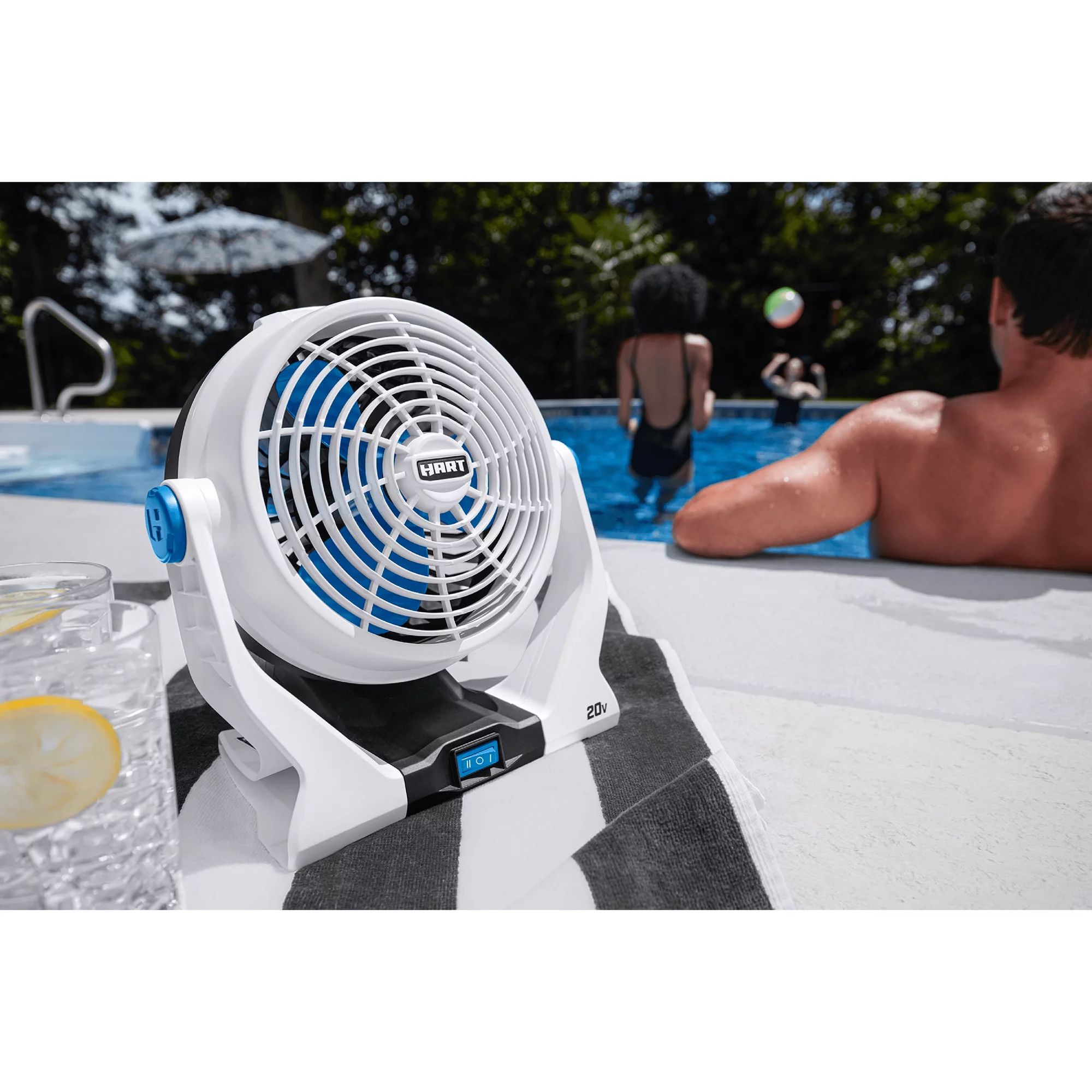 HART 7.5″ 2 speed Table Fan with Cordless Lithium Ion Battery. HPCF01B. White