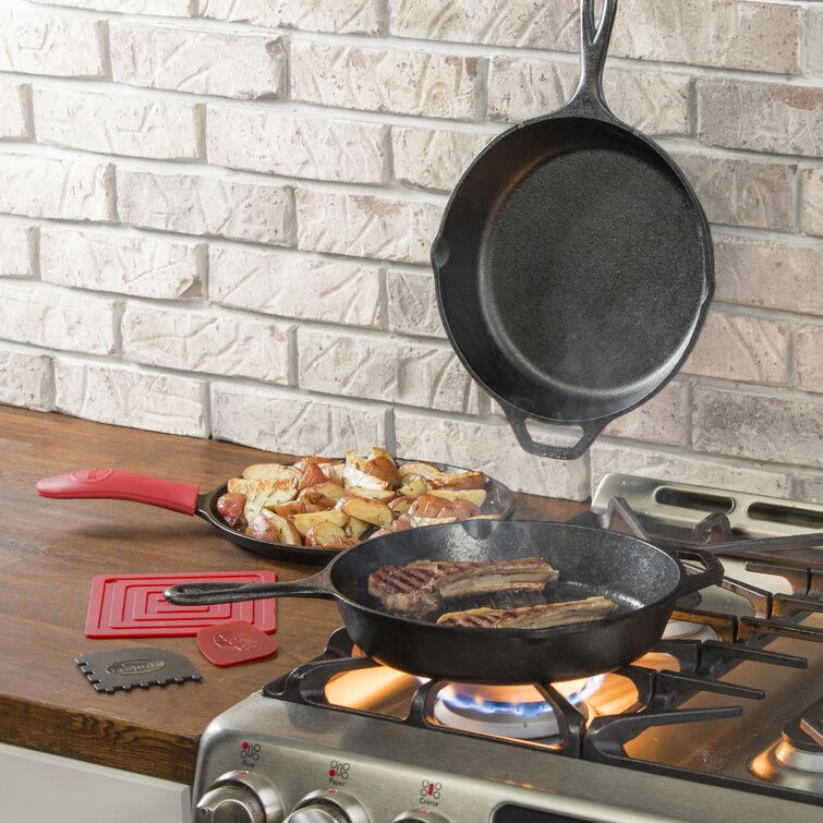 Lodge 6 Piece Cast Iron Essential Pan Set