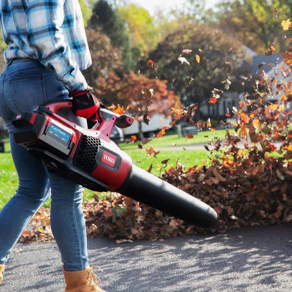 Toro 51822 157 MPH 605 CFM 60-Volt Max Lithium-Ion Cordless Brushless Leaf Blower 4.0 Ah Battery and Charger Included