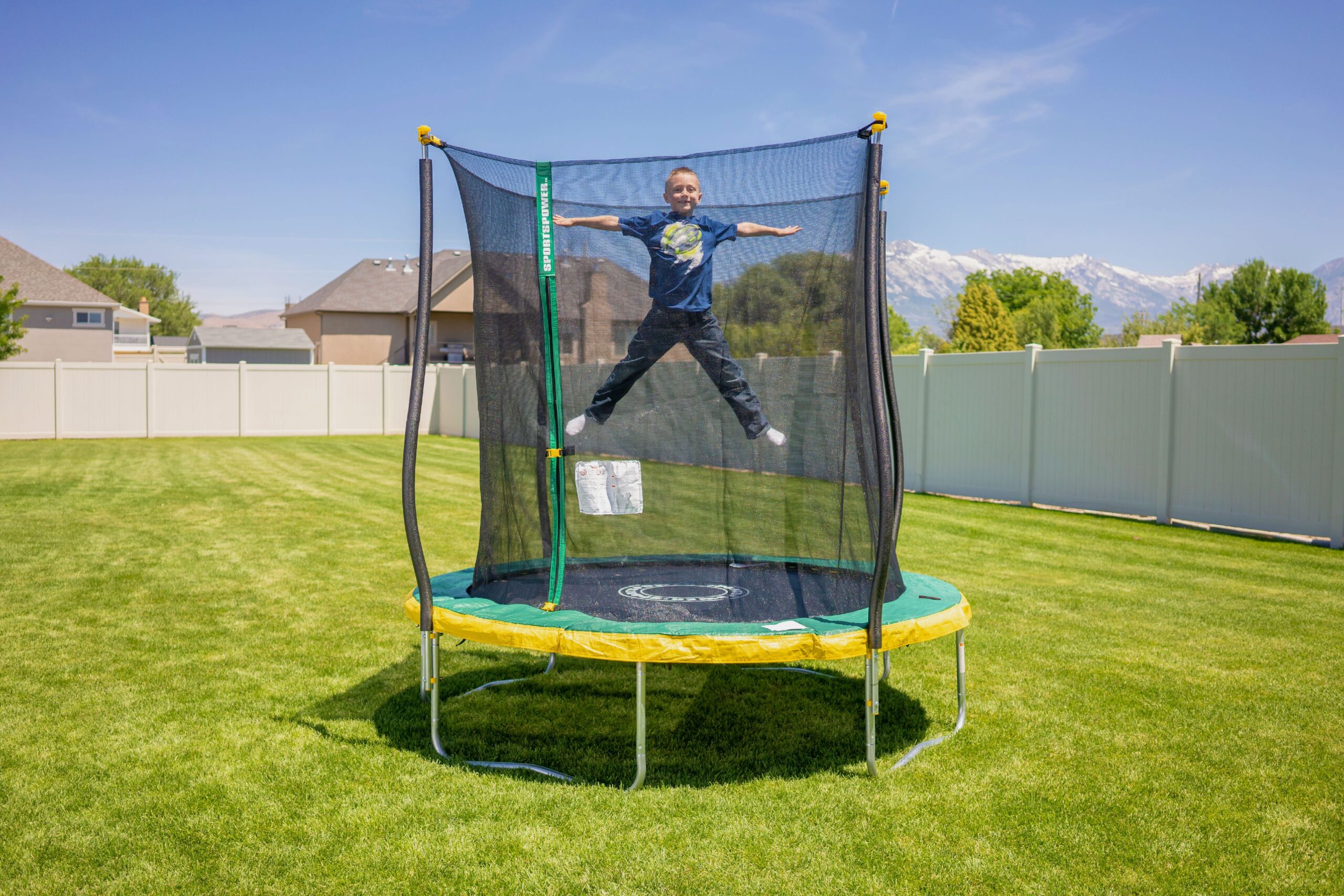 Bounce Pro 8′ Trampoline. Flash Light Zone. Classic Safety Enclosure. Green/Yellow