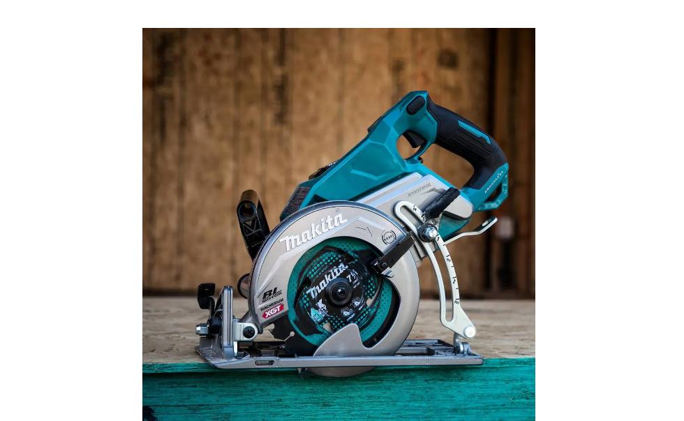 Makita GSR01M1 40V Max XGT Brushless Cordless Rear Handle 7-1/4 in. Circular Saw Kit (4.0 Ah)