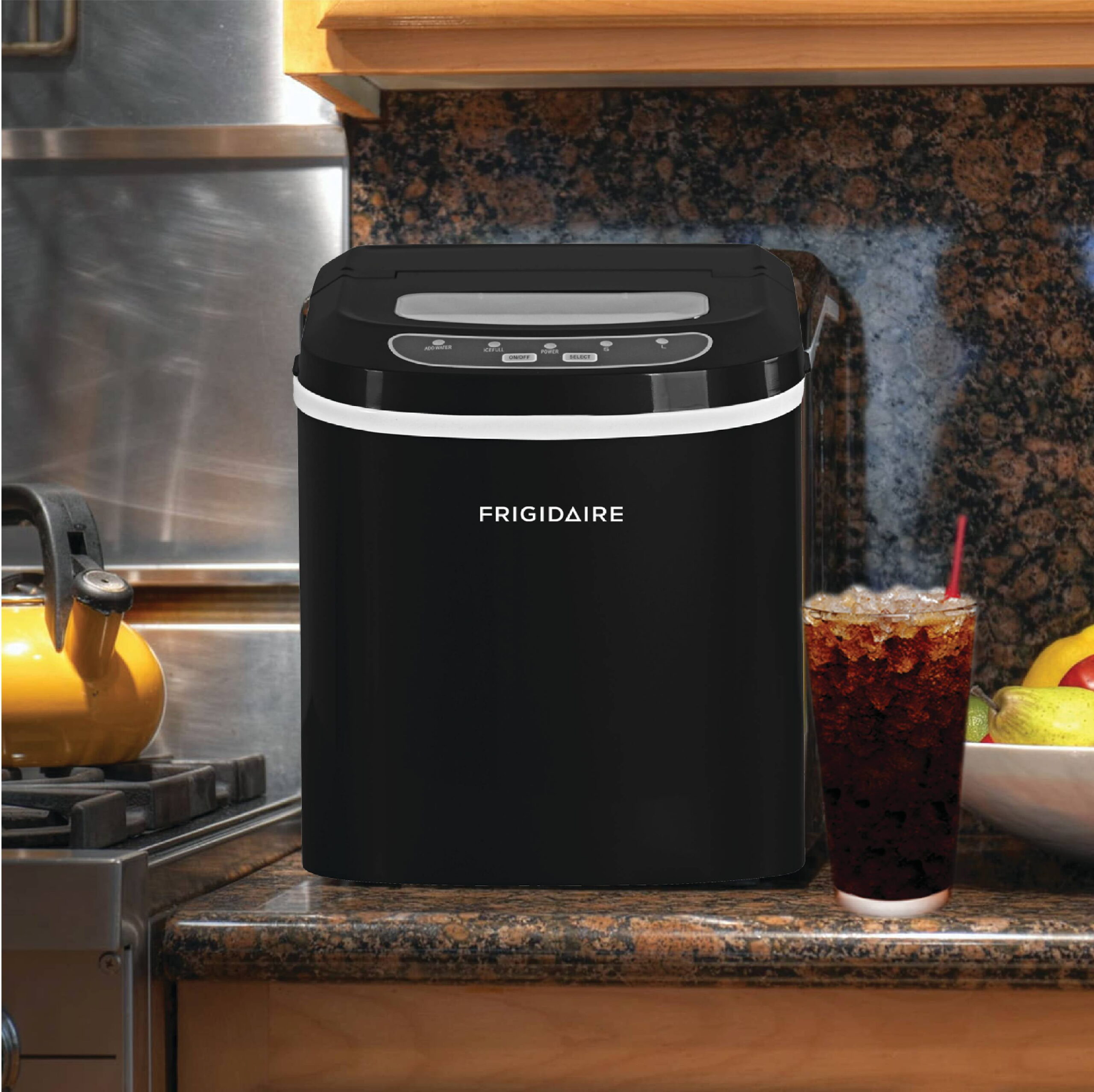 Frigidaire 26lb. Portable Countertop Ice maker. Black. EFIC108