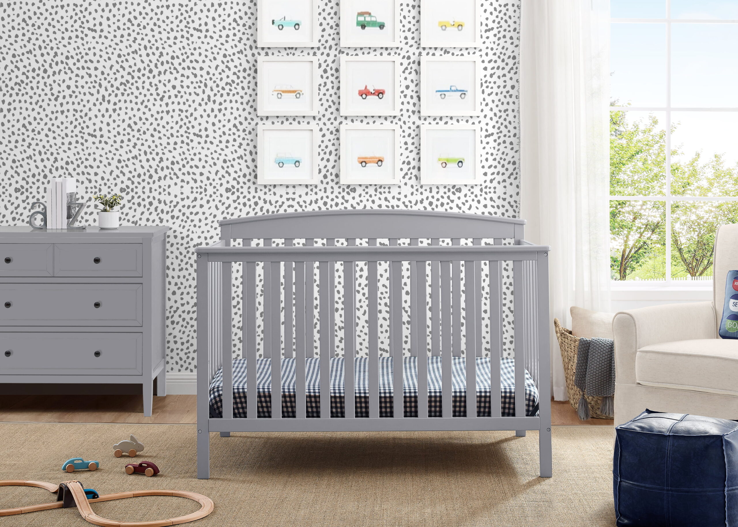 Delta Children Hanover 6-in-1 Convertible Baby Crib. Grey