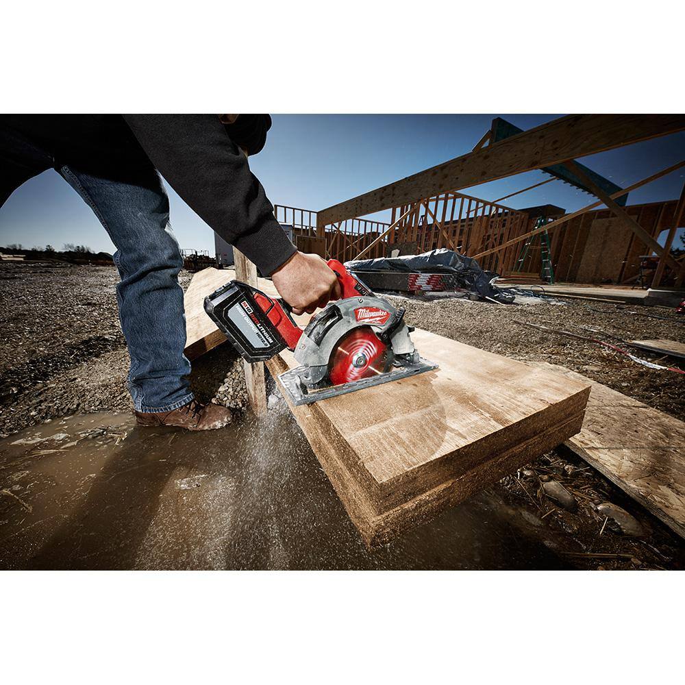 Milwaukee 2732-20-48-11-1850 M18 FUEL 18V 7-1/4 in. Lithium-Ion Brushless Cordless Circular Saw with M18 5.0 Ah Battery