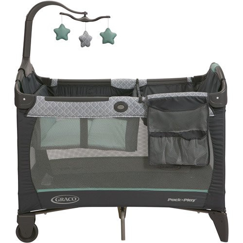 Graco Pack ‘n Play Change ‘n Carry Playard with Bassinet. Manor