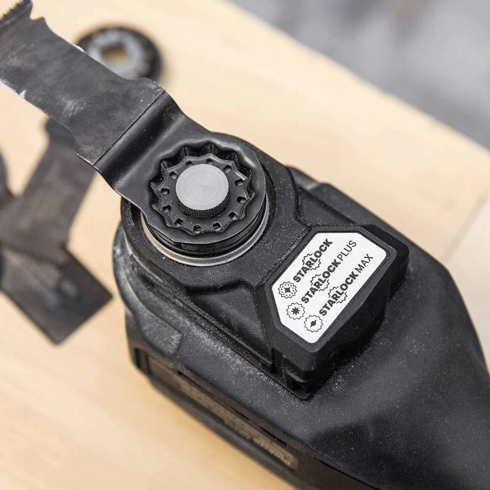 Makita XMT04ZB 18V LXT Lithium-Ion Sub-Compact Brushless Cordless StarlockMax® Multi-Tool. Tool Only