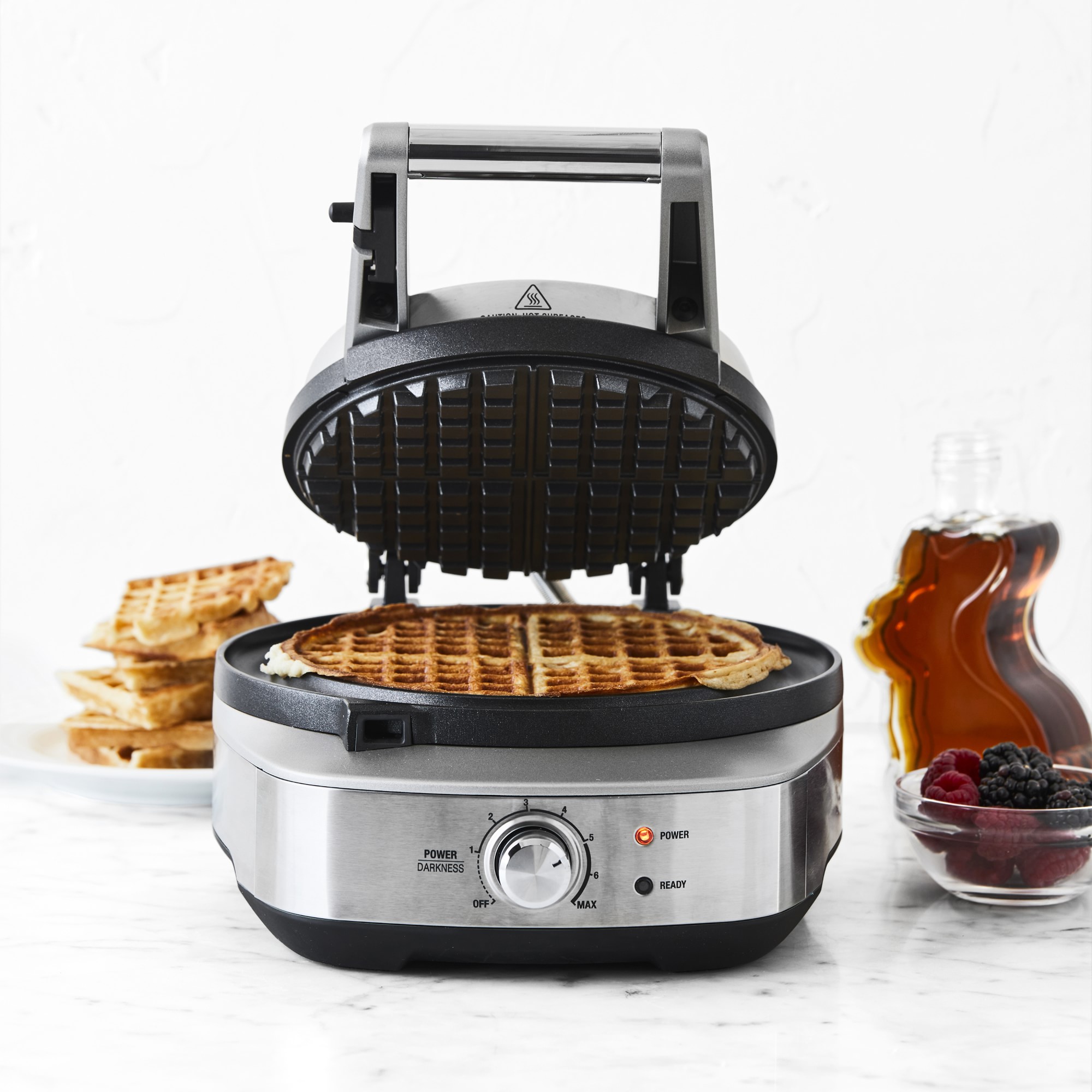 No-Mess Classic Round Waffle Maker. BWM520XL