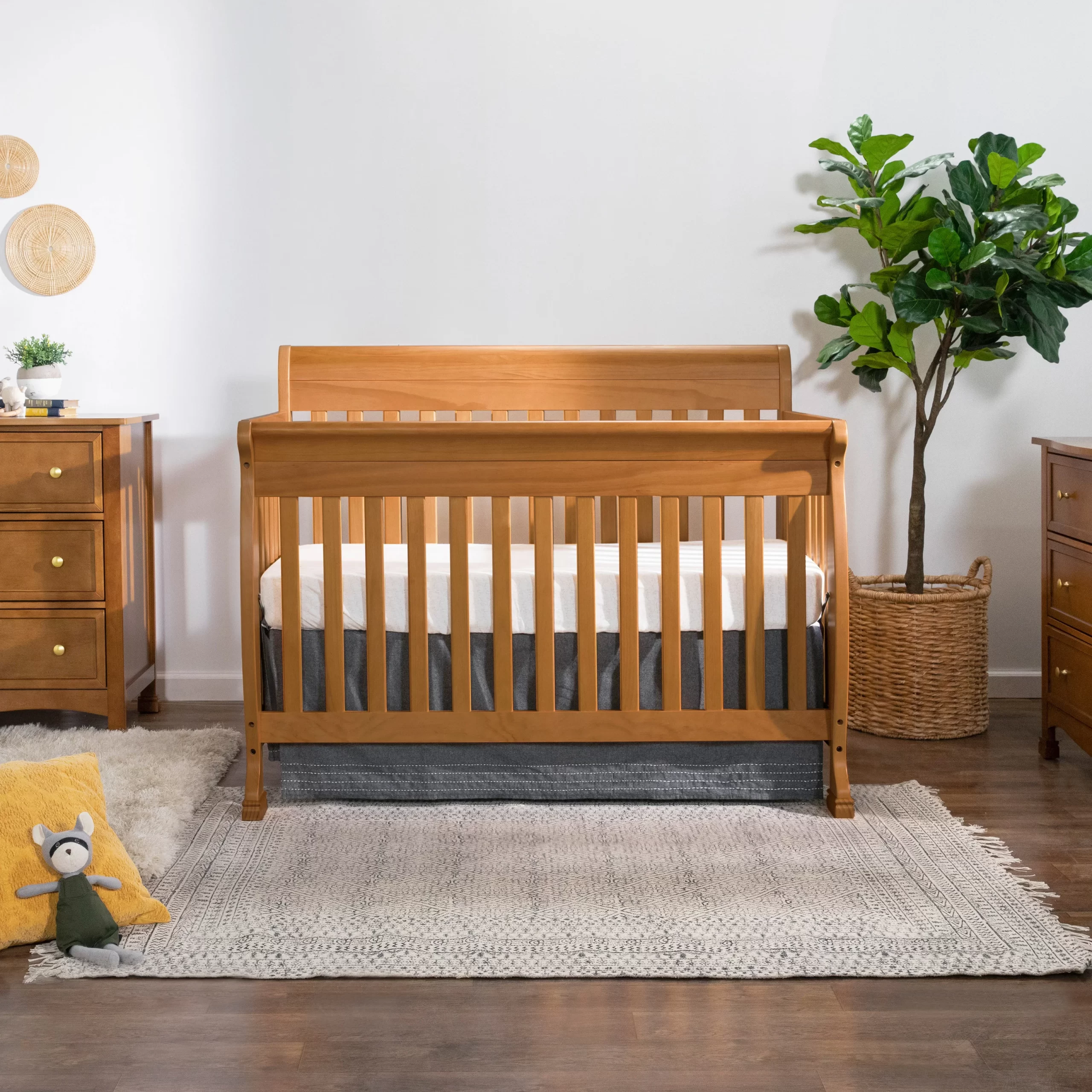 DaVinci Kalani 4-in-1 Convertible Crib. M5501CT. Chestnut