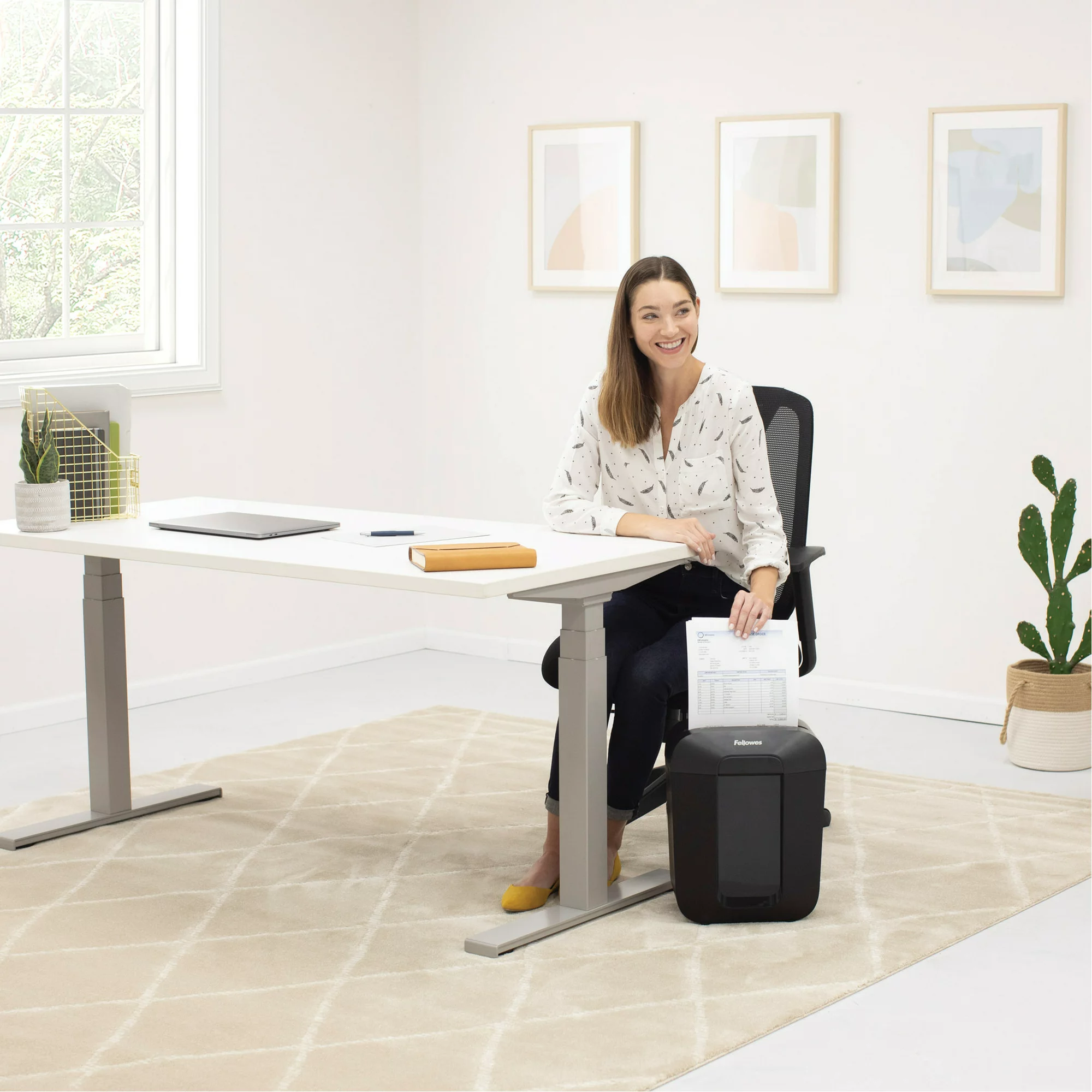 Fellowes 8MC Shredder-LX41 8 Sheet Micro Cut Paper Shredder