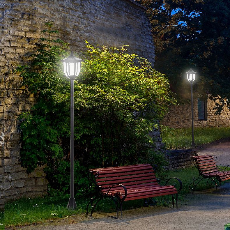 Outsunny Solar Outdoor Street Light Lamp With Beautiful Lantern