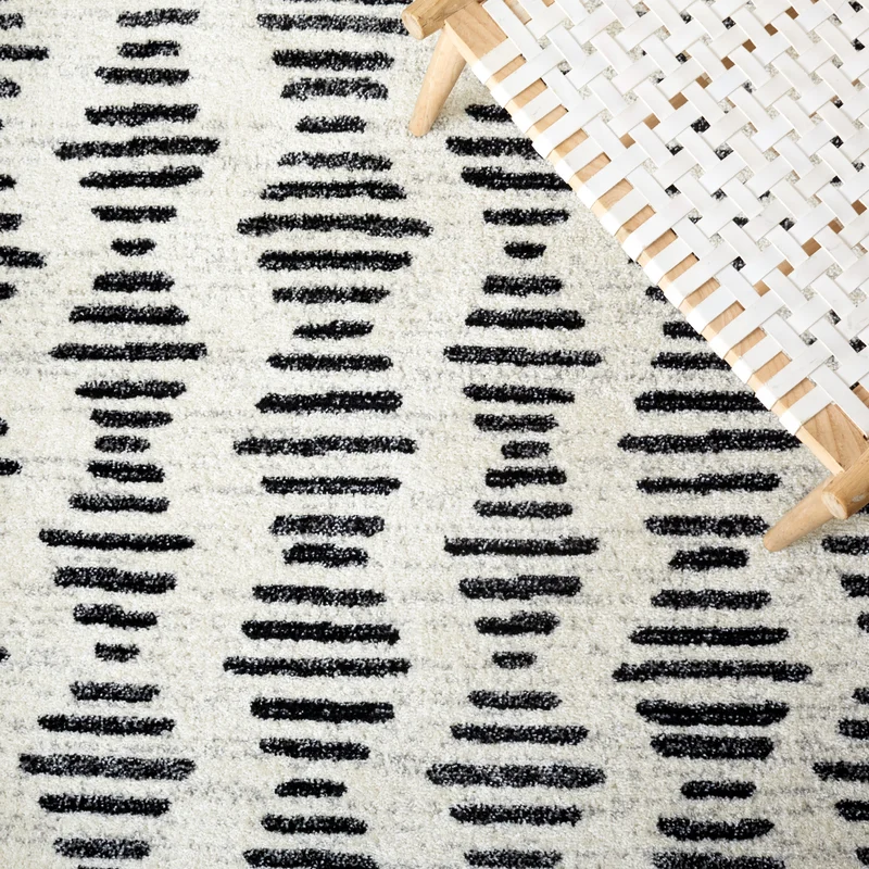 Mistana Castonguay Machine Woven / Power Loomed Ivory/Black Rug