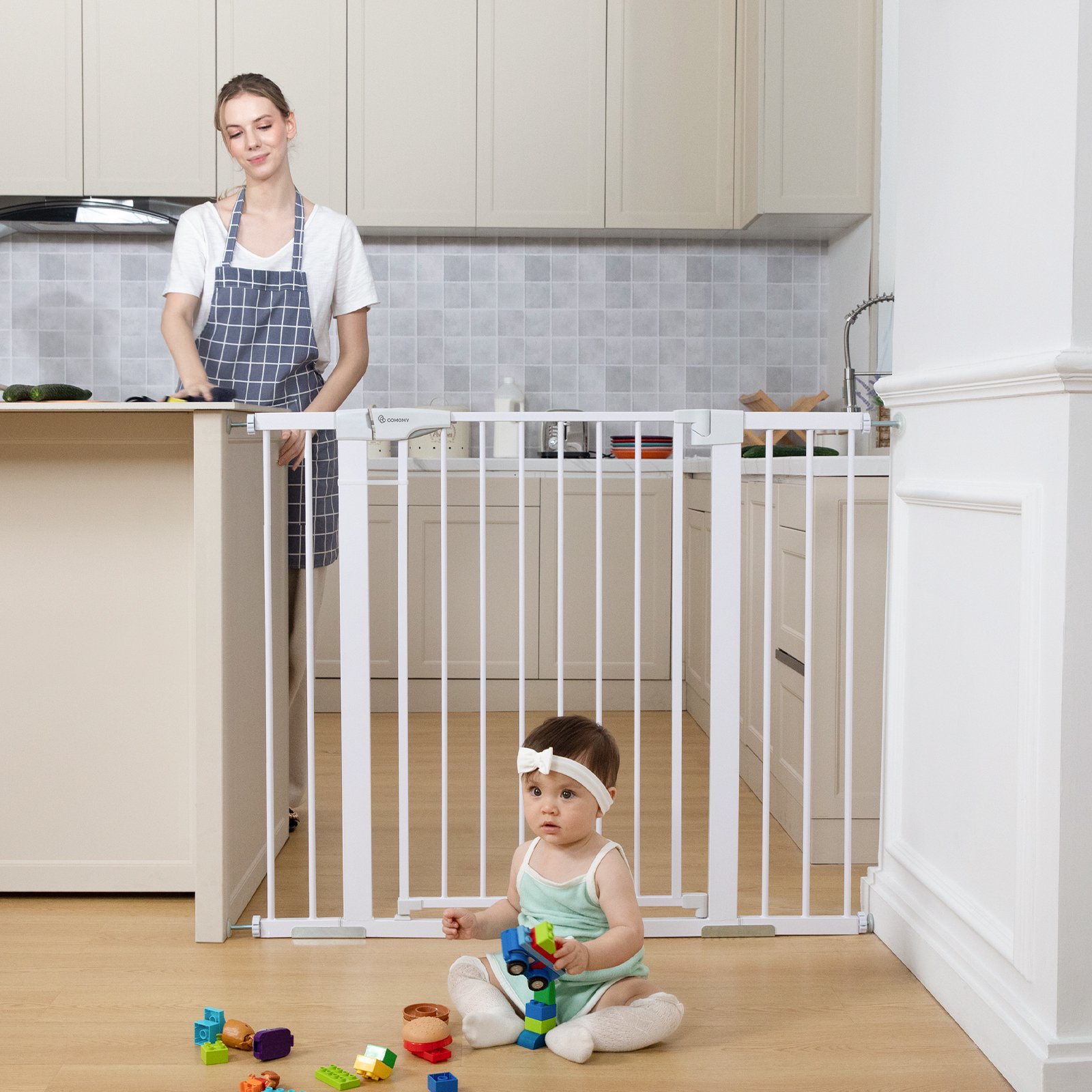 Singes 29.5″-48.8″ Extra Wide 36″ Tall Adjustable Auto Close Metal Pressure Baby Gate with Swing Door for Doorway Stairs. White