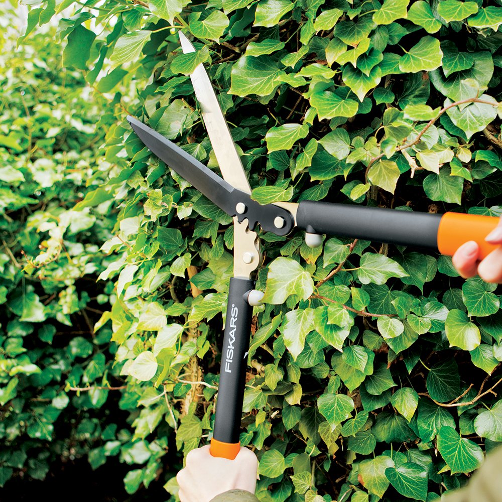 Fiskars Power Gear Hedge Shears. Steel Clippers with DuraFrame Handles