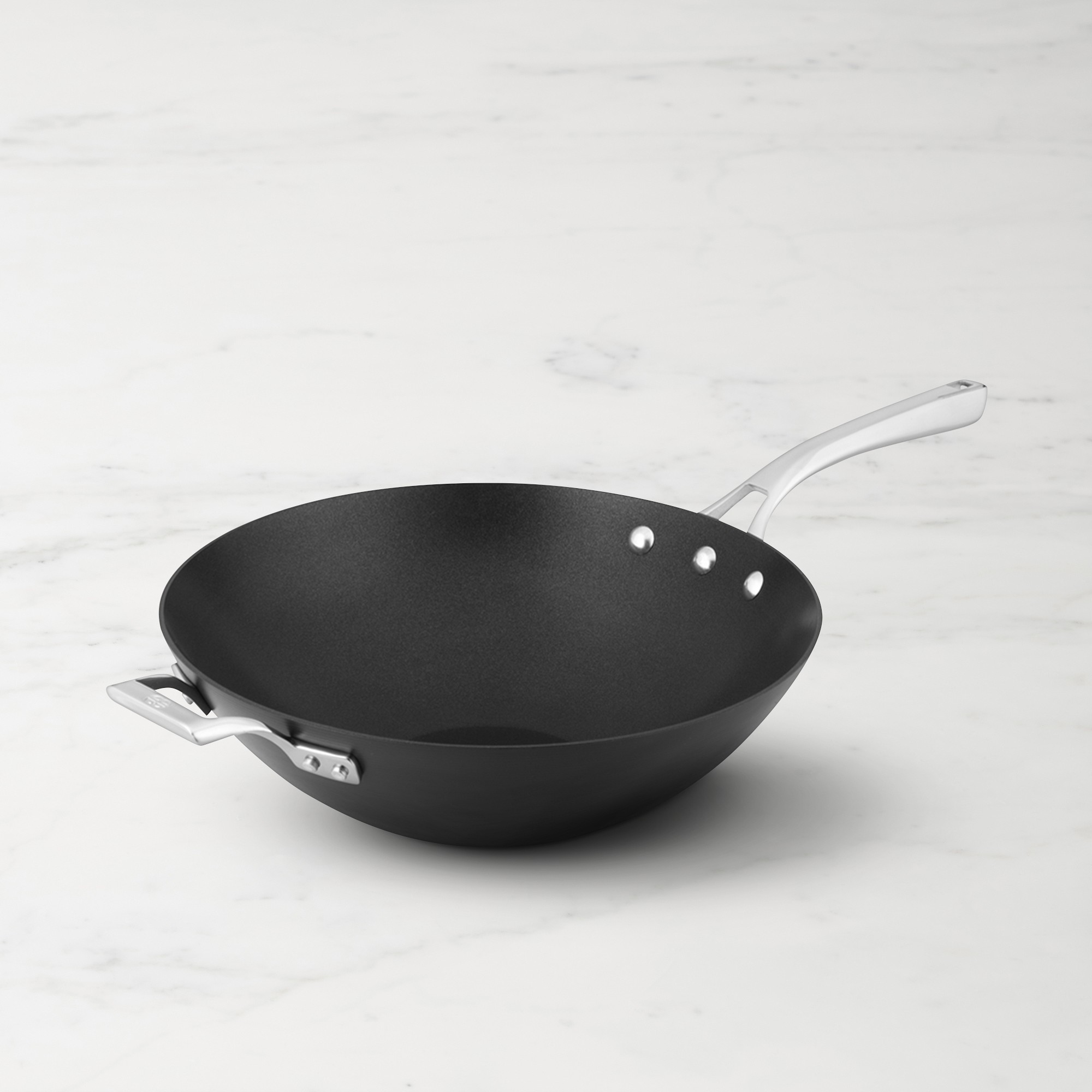 Calphalon Elite Nonstick Wok. 5 oz.